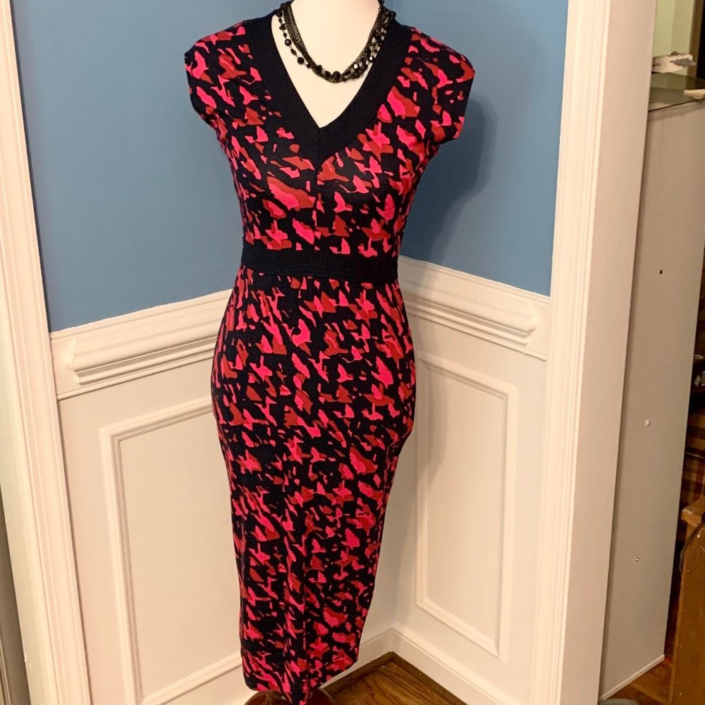 H & M red black pink camo print v-neck dress BNWT